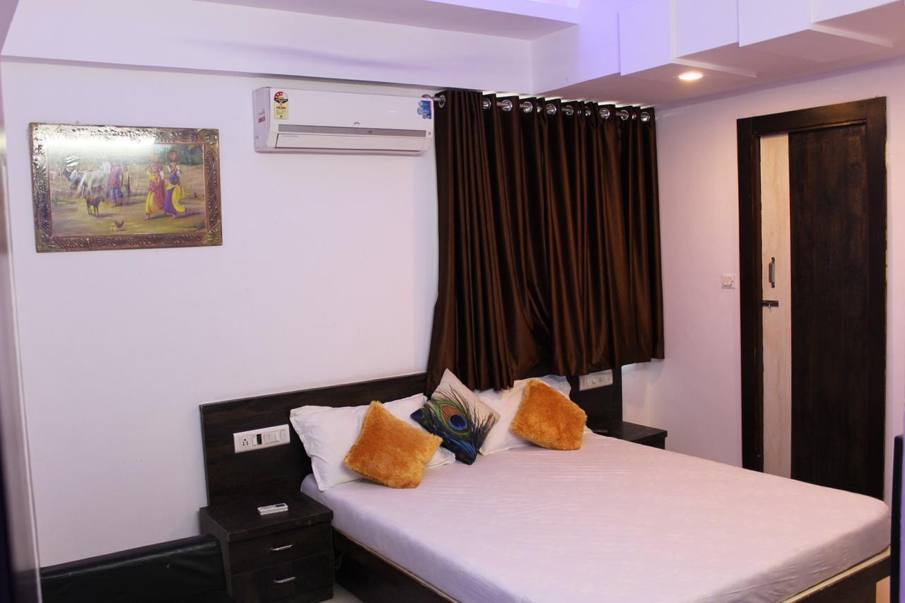 Hotel Kum Kum Adalaj Ngoại thất bức ảnh