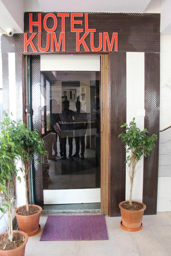 Hotel Kum Kum Adalaj Ngoại thất bức ảnh